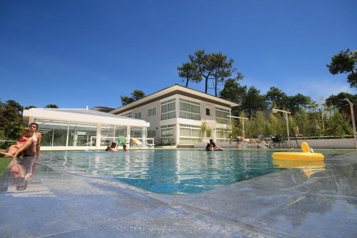 Cumelo Carilo Aparthotel Bagian luar foto