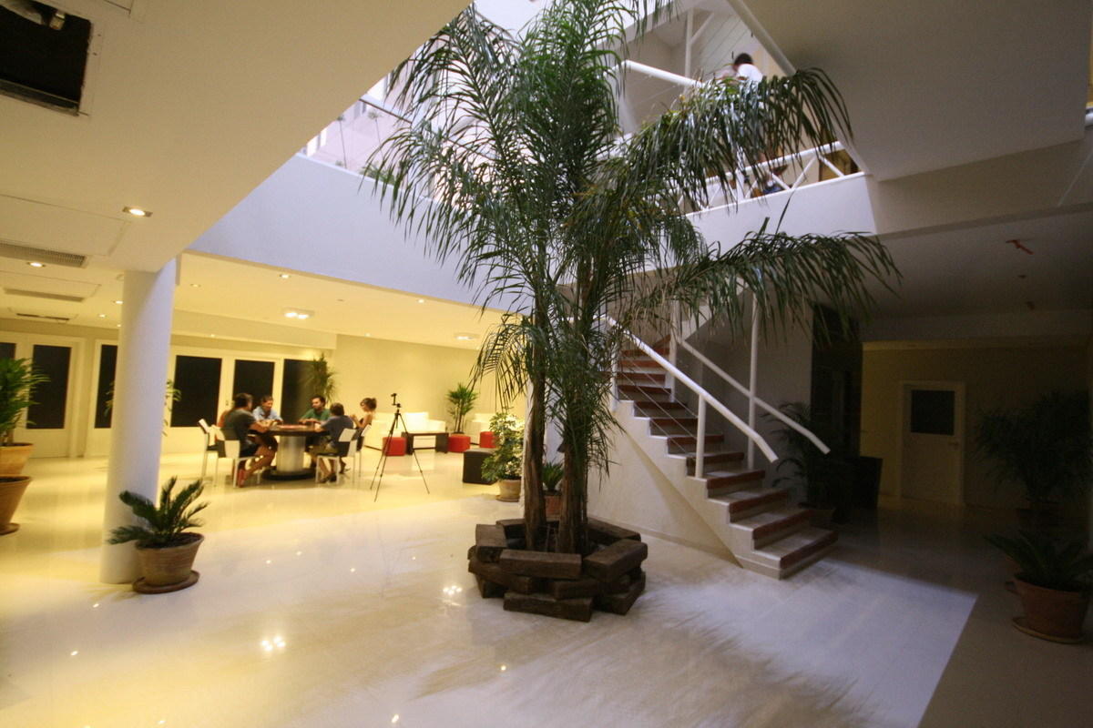 Cumelo Carilo Aparthotel Bagian luar foto
